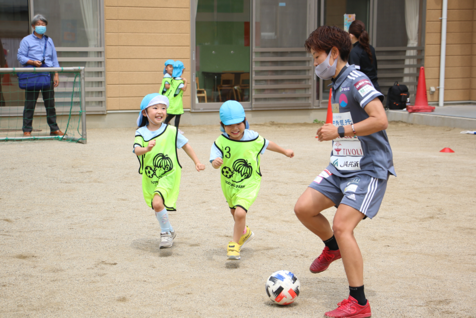 保育園サッカー教室の様子