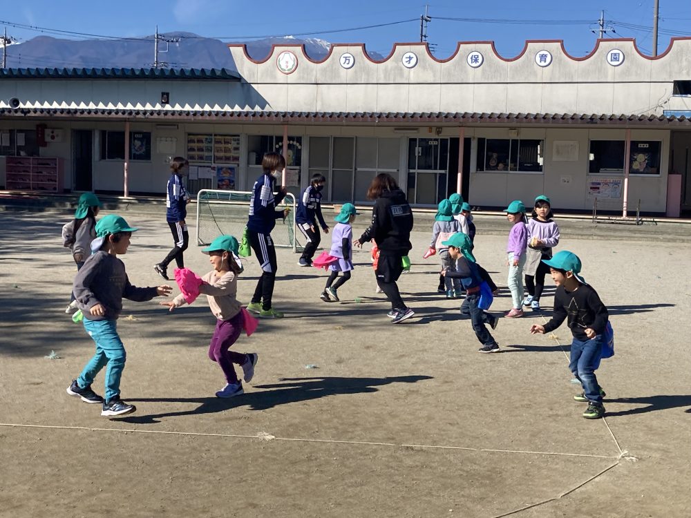 保育園サッカー教室の様子