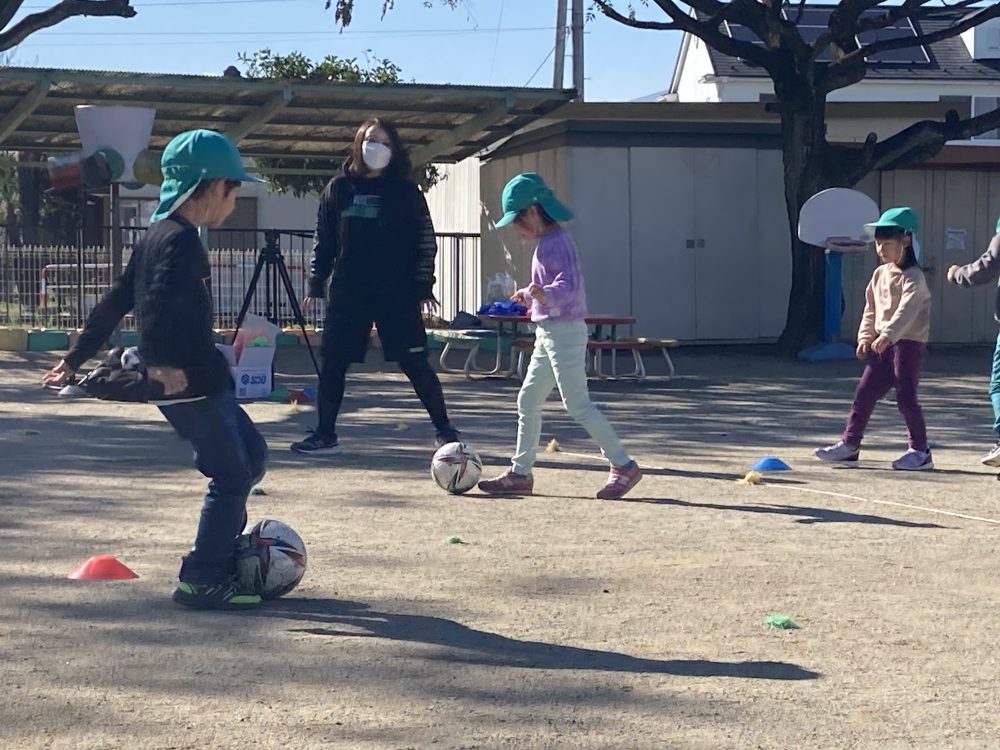 保育園サッカー教室の様子