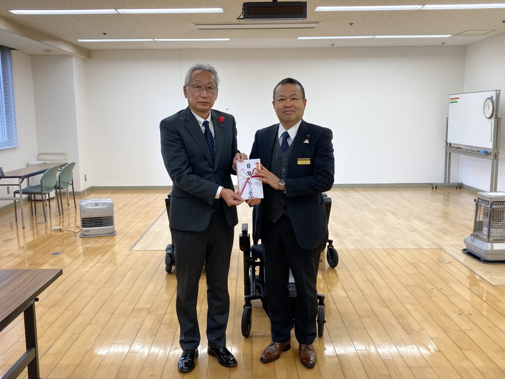 福祉介護関連団体様へ電動車椅子を寄贈しました