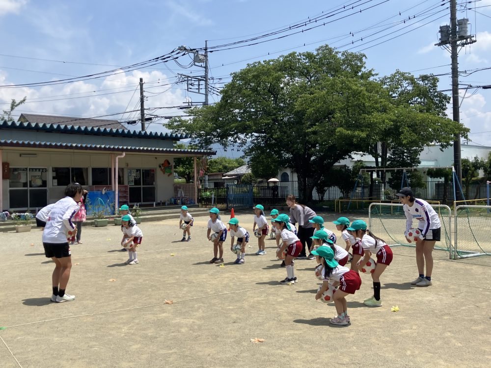 保育園サッカー教室の様子